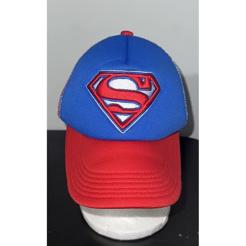 VTG Superman Snapback Flat Bill Hat DC Comics Mesh & Foam Trucker One Size